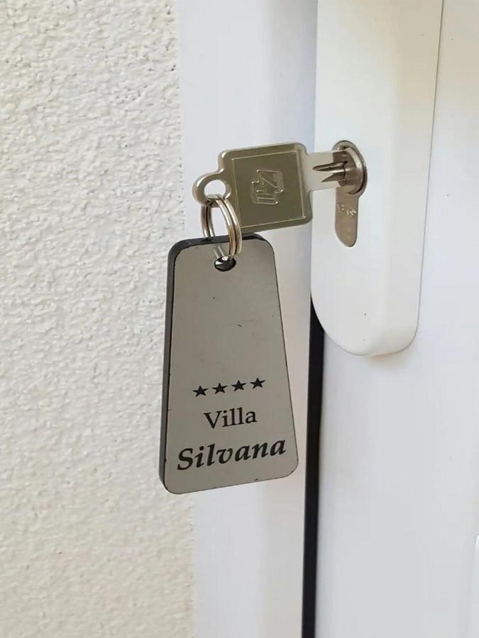 Apartments Villa Silvana Mlini Quarto foto